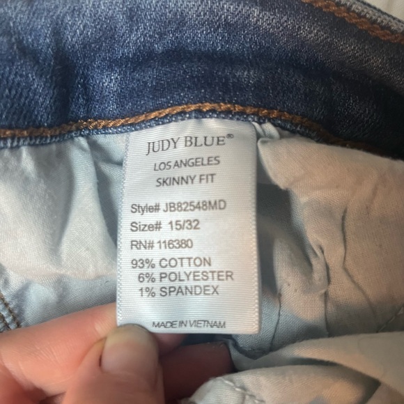 Judy Blue Jeans Woman 15/32 Denim Distressed Ankle Pant, Stretchy Comfy, NWOT - Picture 4 of 12